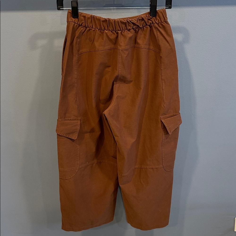 Lululemon Light Utilitech Cargo Pocket High-Rise Crop Pants Brown W6CDMS Size 25 - Picture 4 of 6